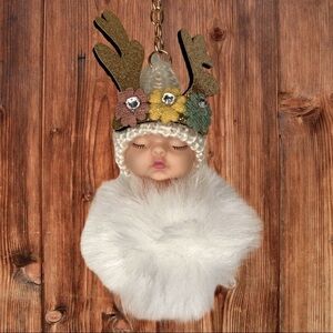 SLEEPY BABY BIG POMPON IN WHITE CHARM KEYCHAIN‎ NEW